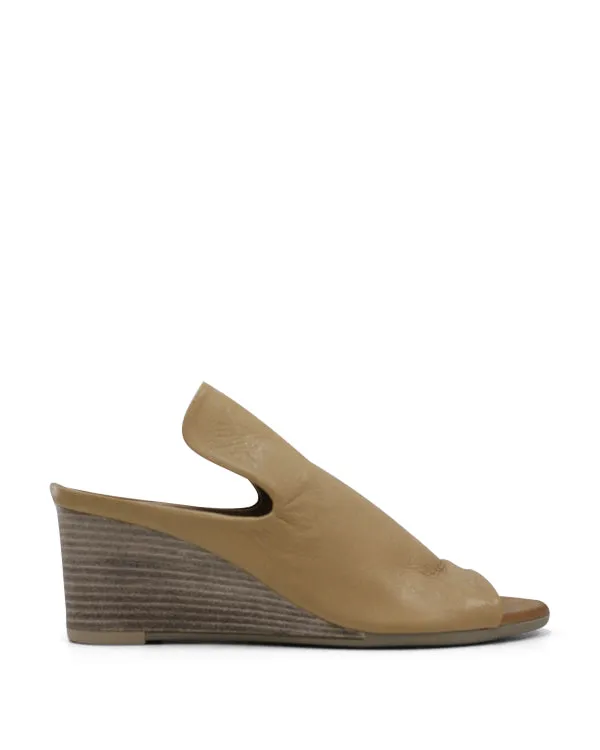 BUENO JOEY WEDGES