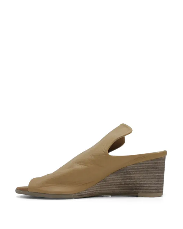 BUENO JOEY WEDGES